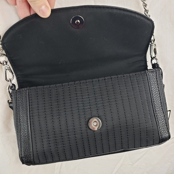 Laundry by Shelli Segal Small Convertible Crossbody/Shoulder Bag/Wristlet - Picture 5 of 7